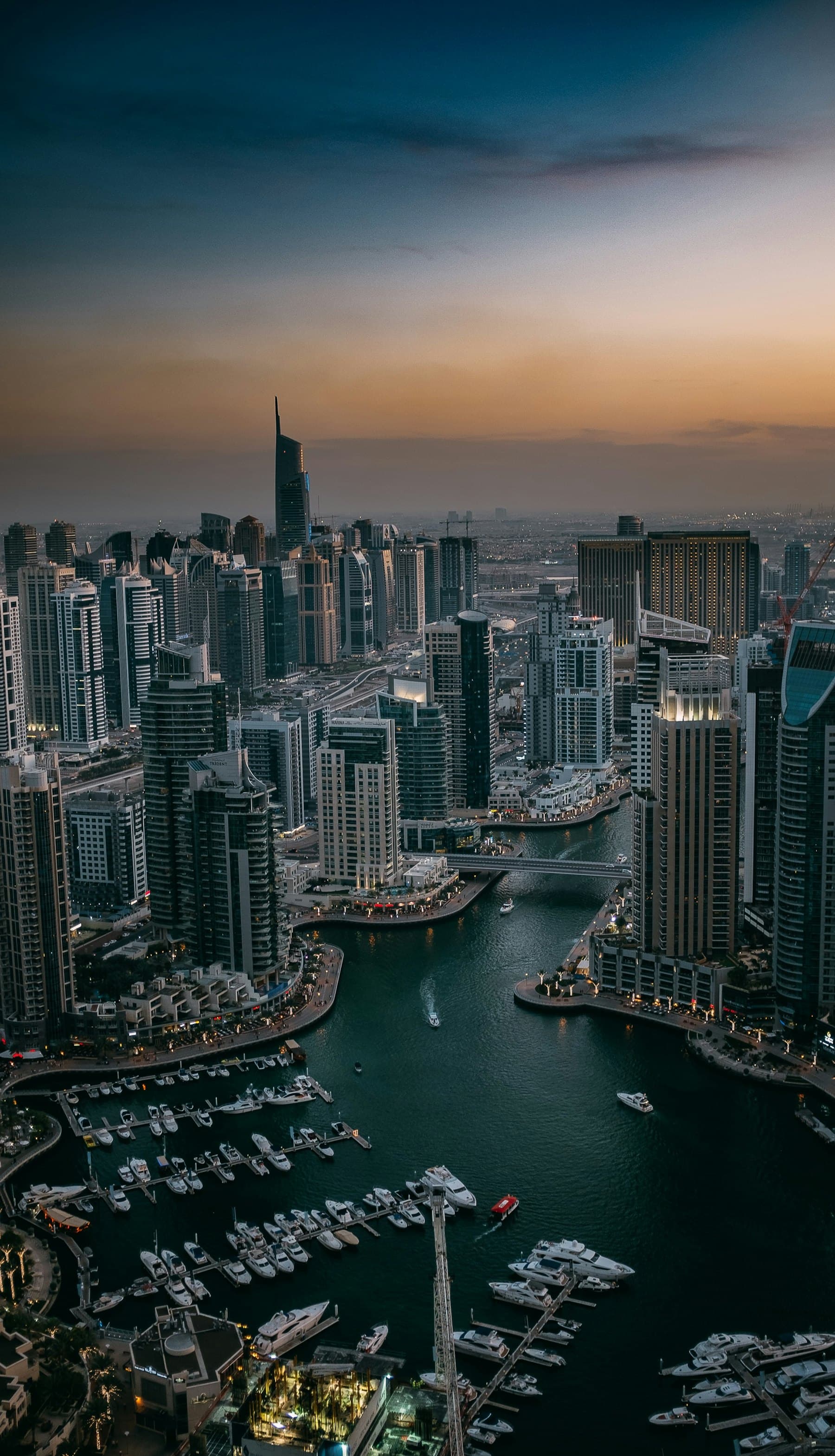 منظر جوي لأبراج دبي مارينا
